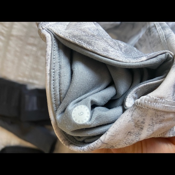 Lululemon Train Times 7/8 Pant, Breeze By White Light Cast - Picture 6 of 6